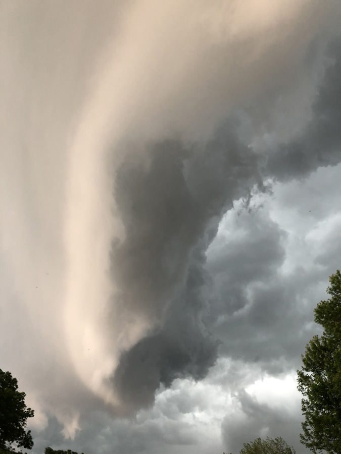 A storm front rolls in over La Crosse, Wisconsin, US. © Kristin Allbright