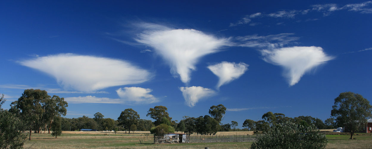 Altocumulus with virga, spotted over Talbot, Victoria, Australia by Dave Mitchell (Member 42,850).