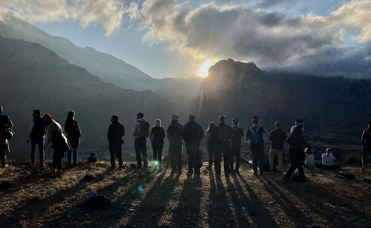 Observing-winter-solstice-rise-1200